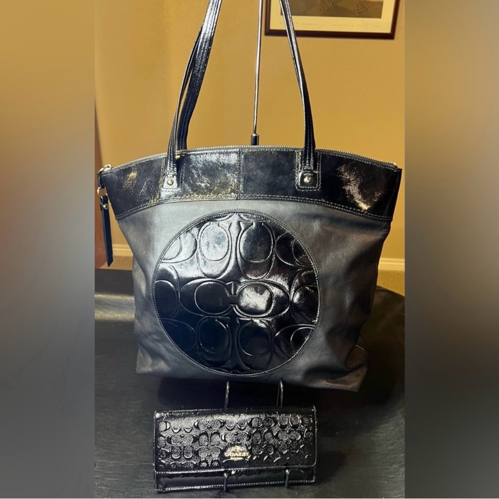 EUC Coach Laura Tote with Matching Coach wallet